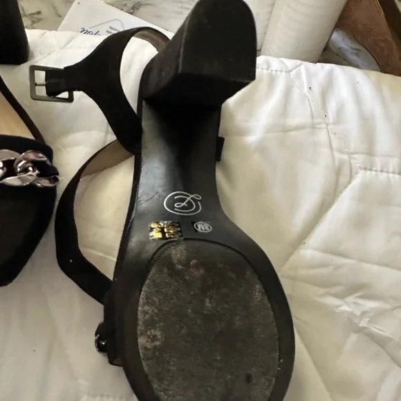 Chinese Laundry Black Heels with Silver Chain Accent - Picture 4 of 7